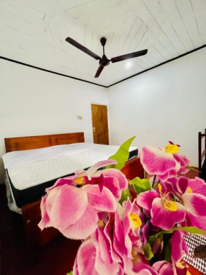 Home In Unawatuna
